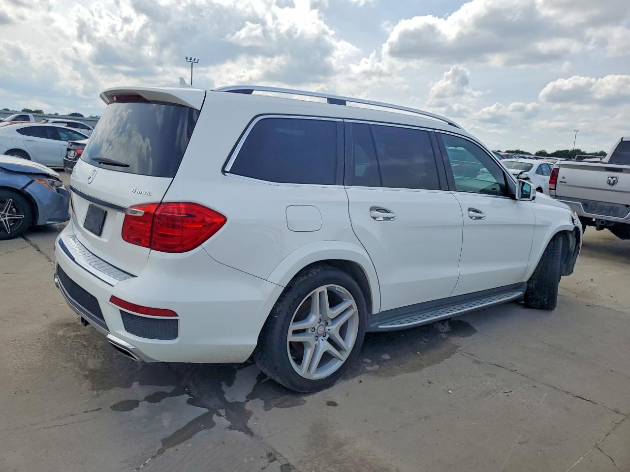 2016 MERCEDES-BENZ GL GL550-4M