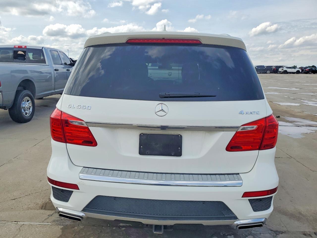 2016 MERCEDES-BENZ GL GL550-4M