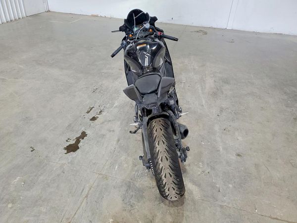 2025 YAMAHA YZFR7