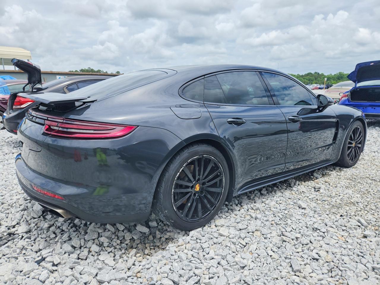 2018 PORSCHE PANAMERA Base / 4