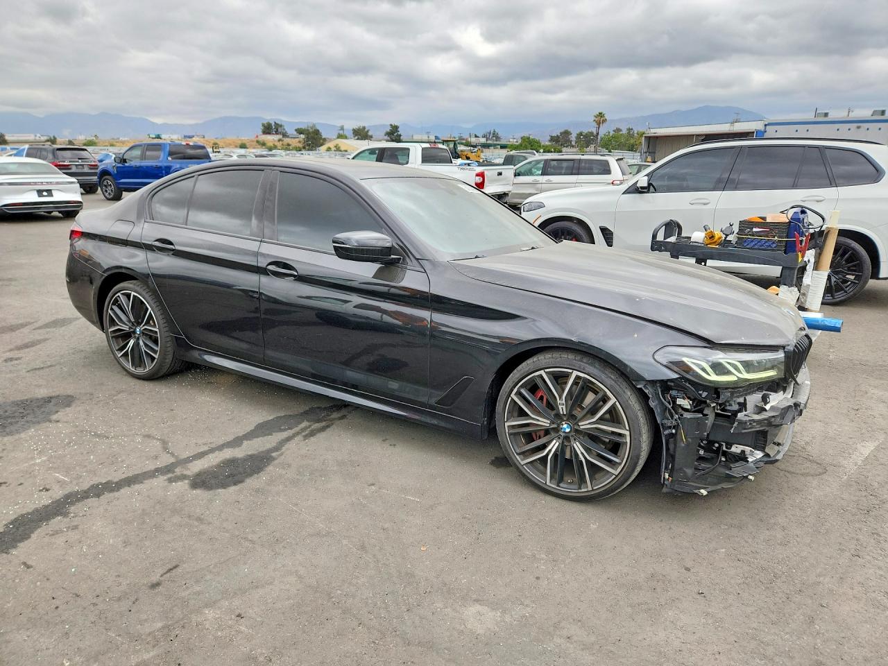 2023 BMW 530