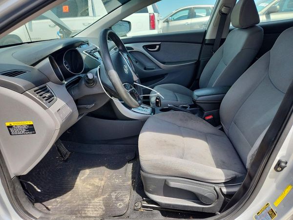 2012 HYUNDAI ELANTRA GLS(Middle grade) — DENT