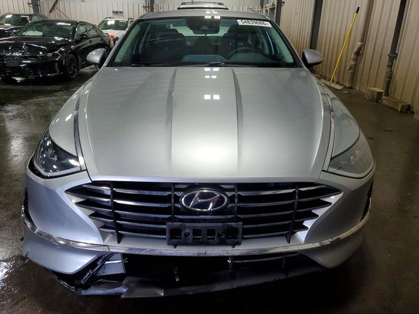 2022 HYUNDAI SONATA SE