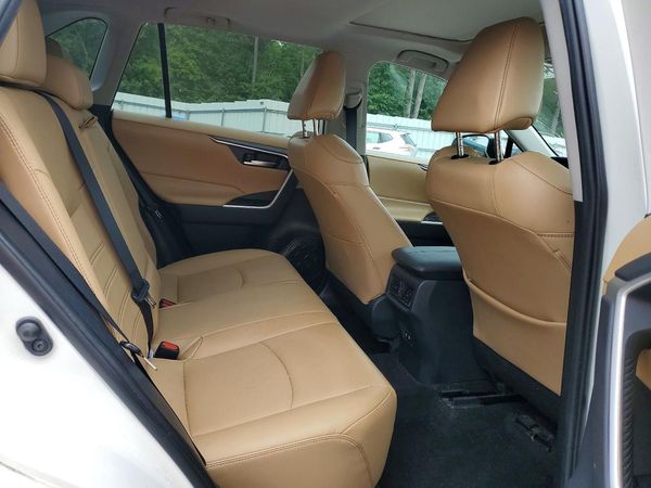 2019 TOYOTA RAV4 XLE Premium