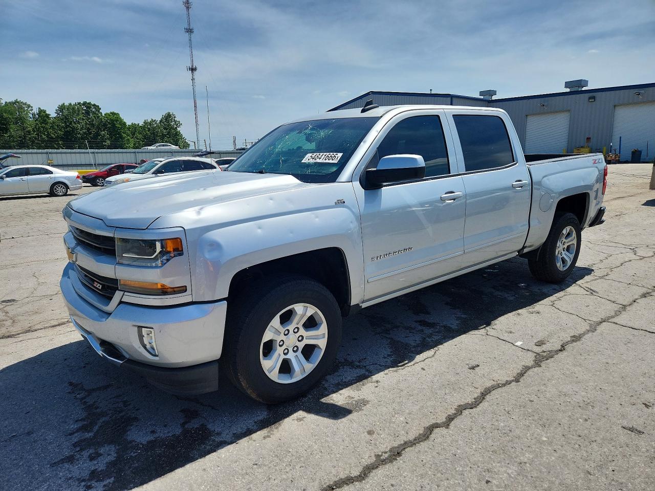 2018 CHEVROLET SILVERADO LT — Front 3/4