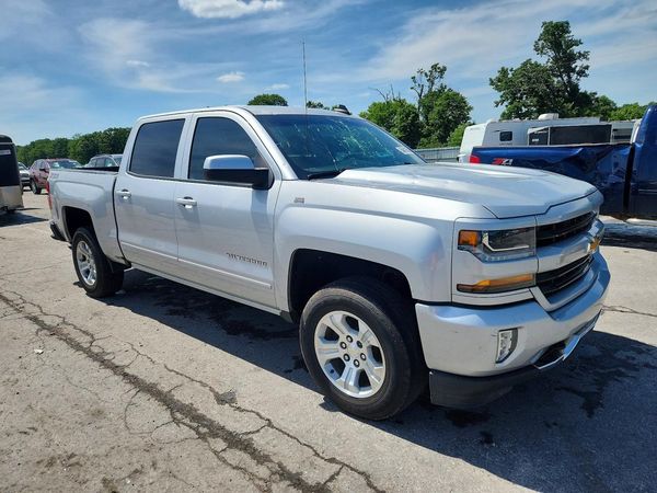 2018 CHEVROLET SILVERADO LT — Passenger 3/4