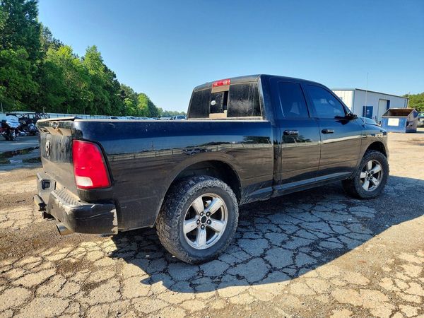 2013 RAM 1500 SLT