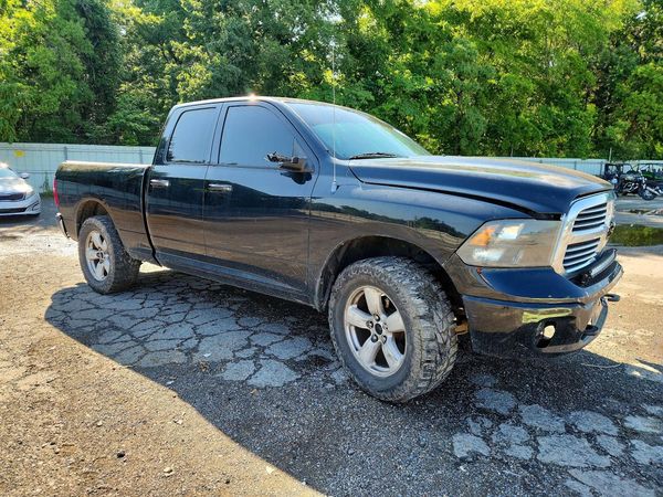 2013 RAM 1500 SLT