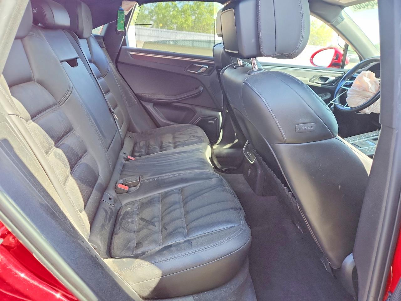 2017 PORSCHE MACAN
