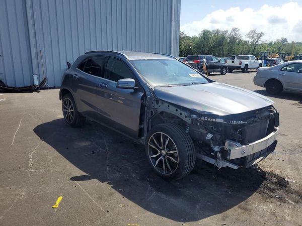 2016 MERCEDES-BENZ GLA GLA250