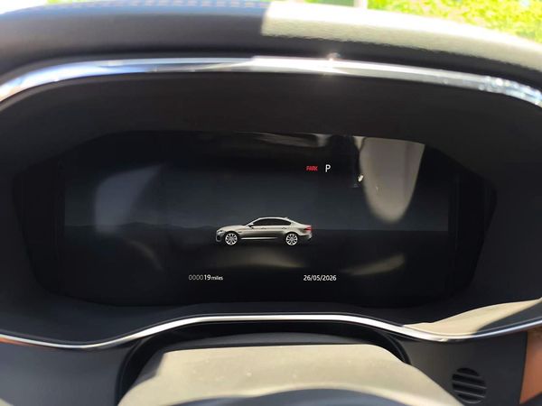 2024 JAGUAR XF P300 R-Dynamic SE