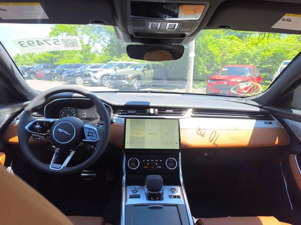 2024 JAGUAR XF P300 R-Dynamic SE