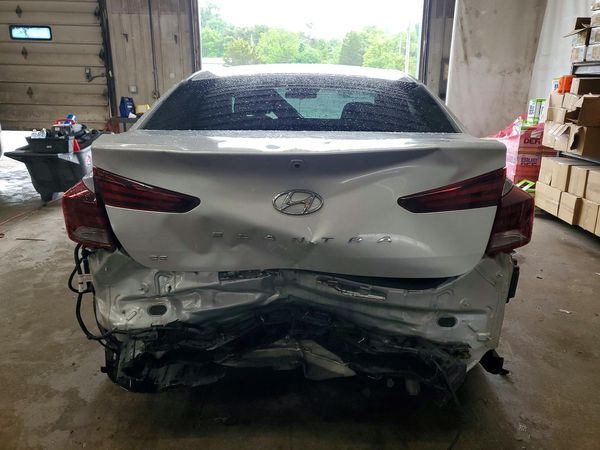 2020 HYUNDAI ELANTRA SE