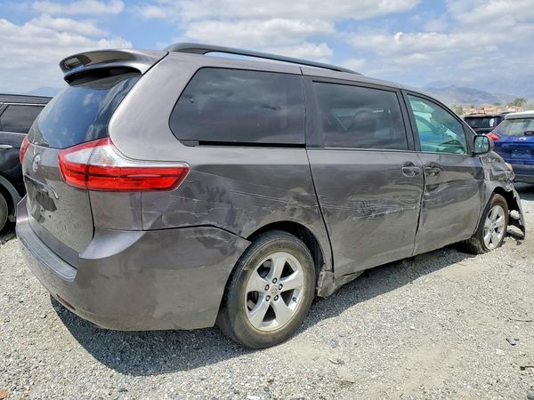 2017 TOYOTA SIENNA LE Mobility/LE