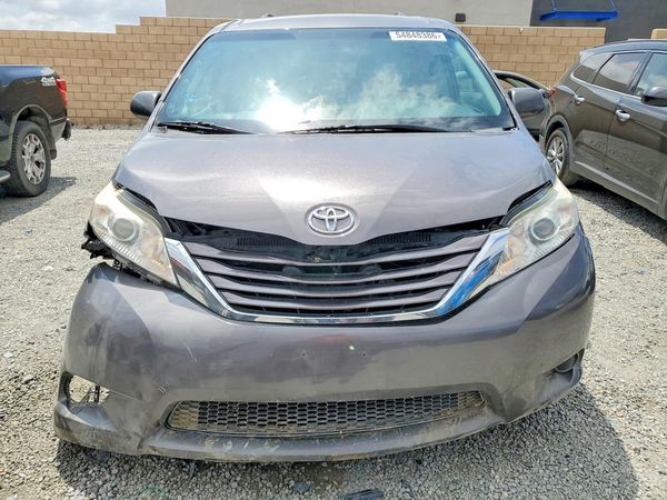 2017 TOYOTA SIENNA LE Mobility/LE