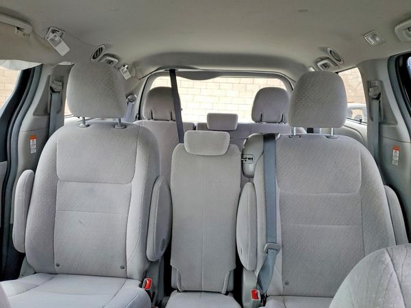 2017 TOYOTA SIENNA LE Mobility/LE