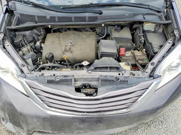 2017 TOYOTA SIENNA LE Mobility/LE