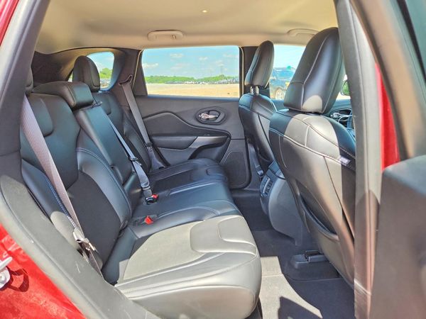 2019 JEEP CHEROKEE LATITUDE PLUS 4X4