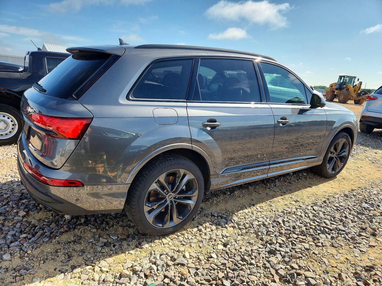 2025 AUDI Q7 quattro Premium Plus