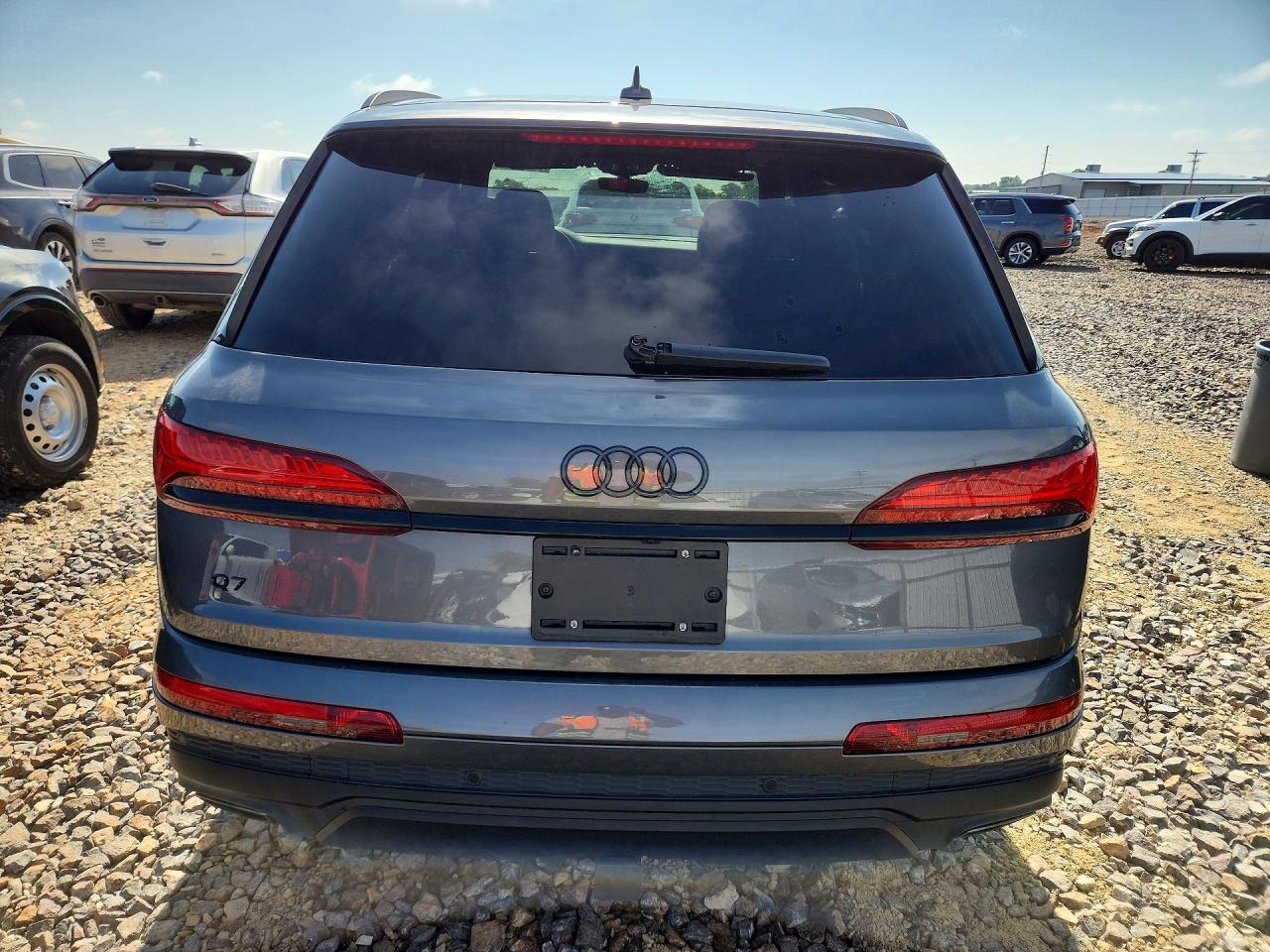 2025 AUDI Q7 quattro Premium Plus