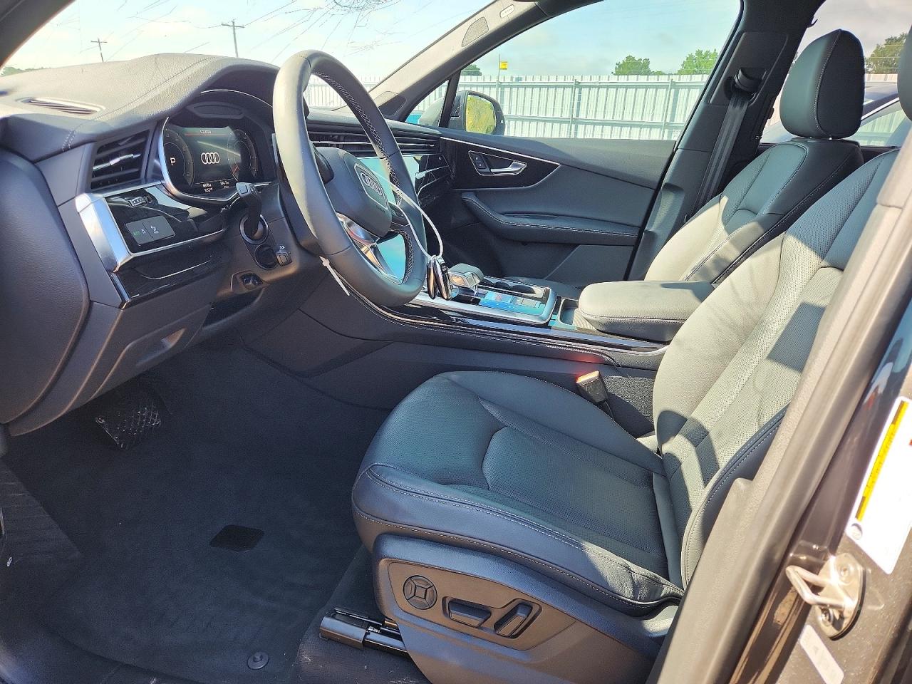 2025 AUDI Q7 quattro Premium Plus