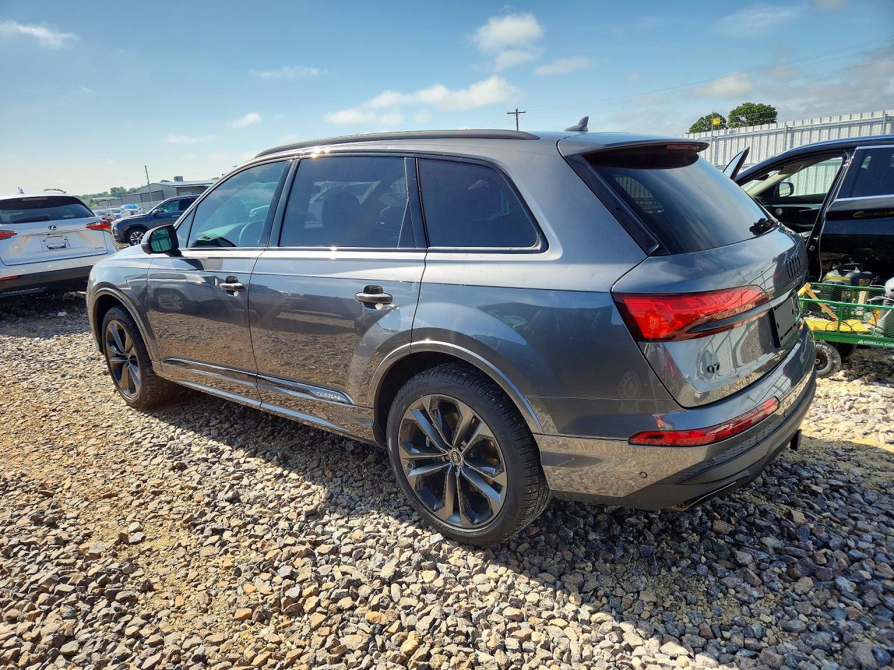2025 AUDI Q7 quattro Premium Plus