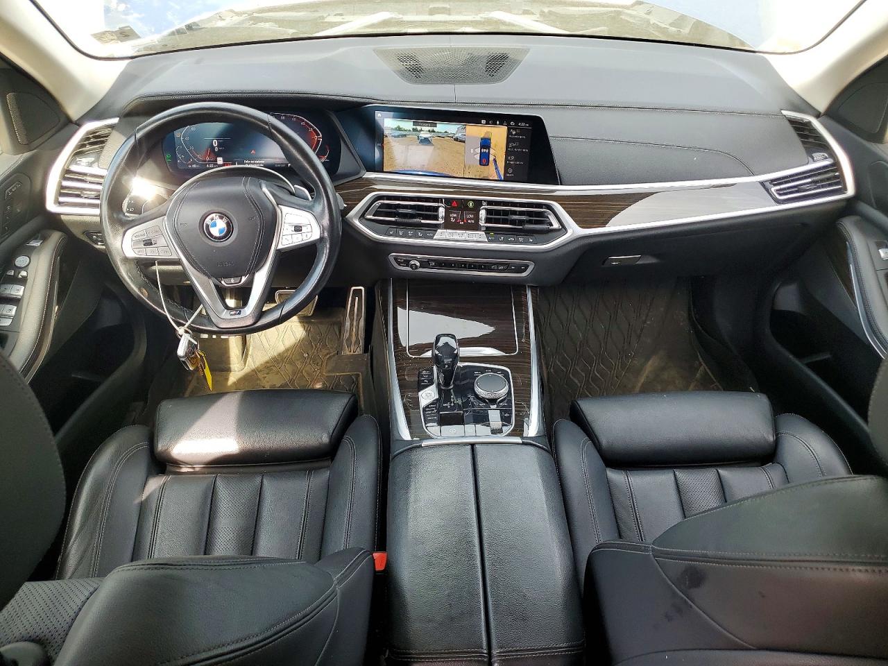 2021 BMW X7