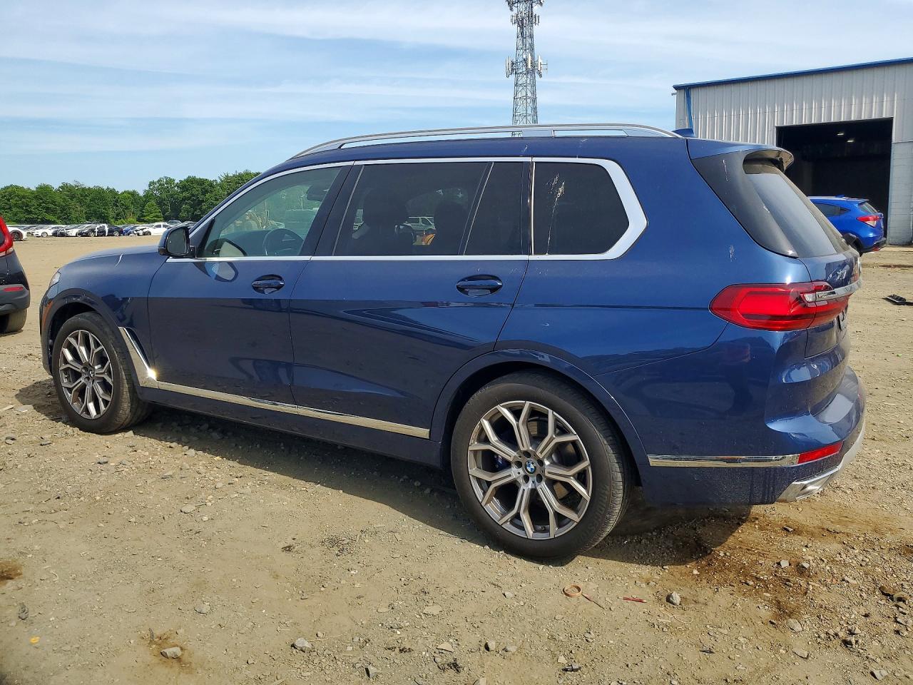 2021 BMW X7