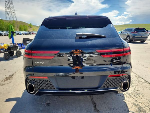 2022 GENESIS GV70