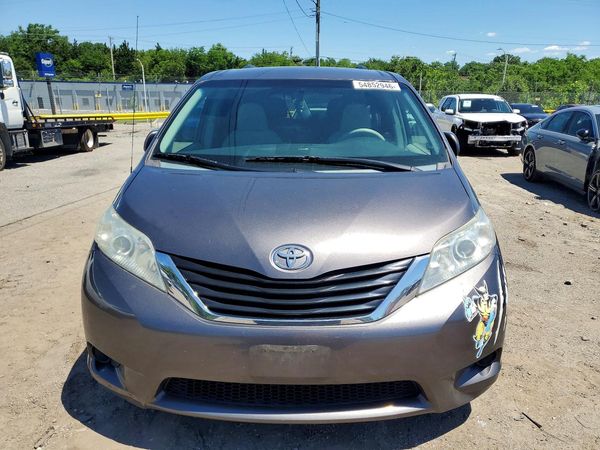 2012 TOYOTA SIENNA
