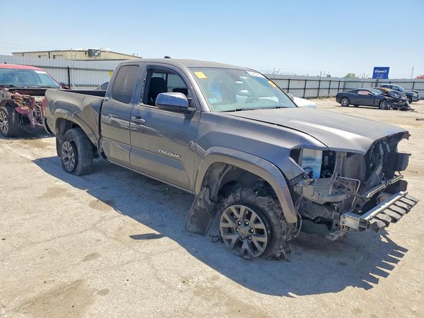 2022 TOYOTA TACOMA SR5