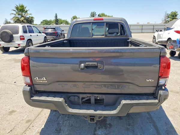 2022 TOYOTA TACOMA SR5