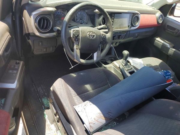 2022 TOYOTA TACOMA SR5