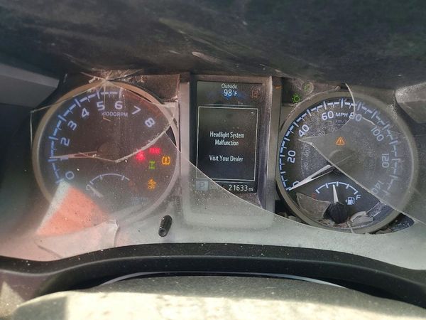 2022 TOYOTA TACOMA SR5