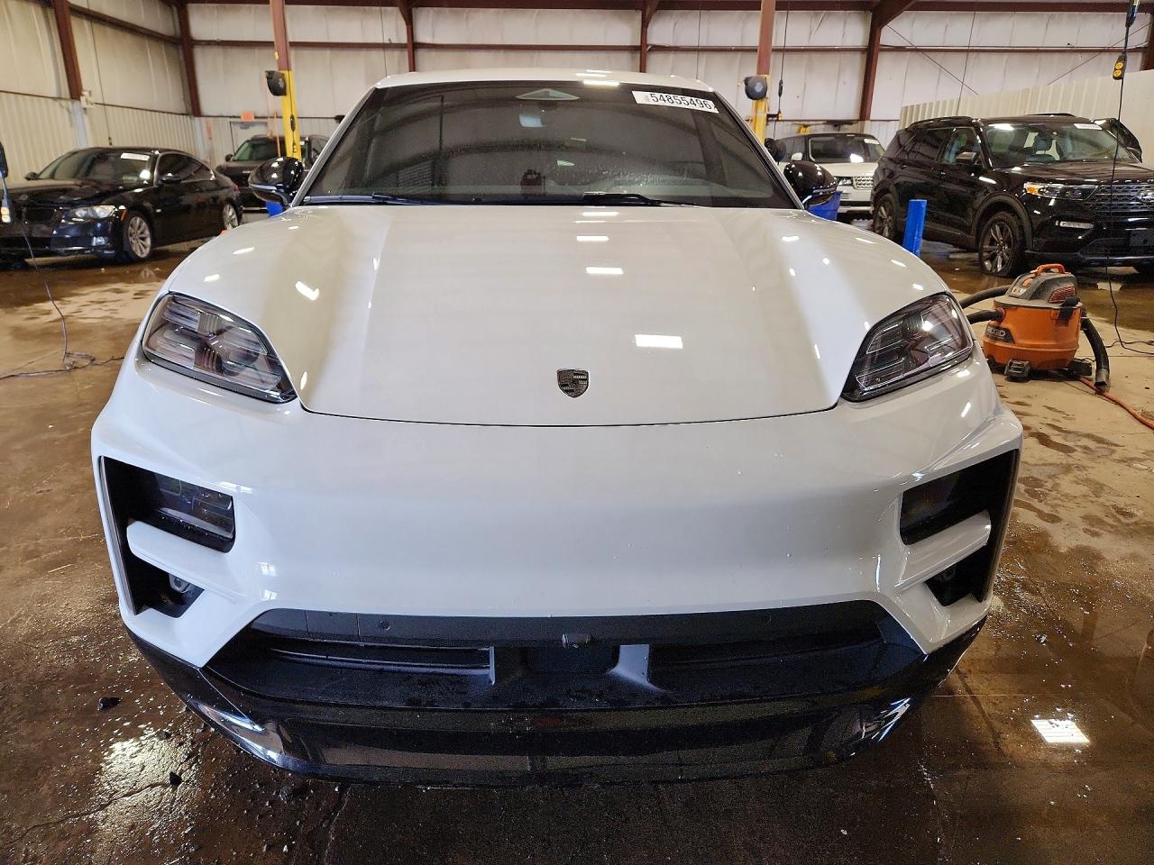 2024 PORSCHE MACAN