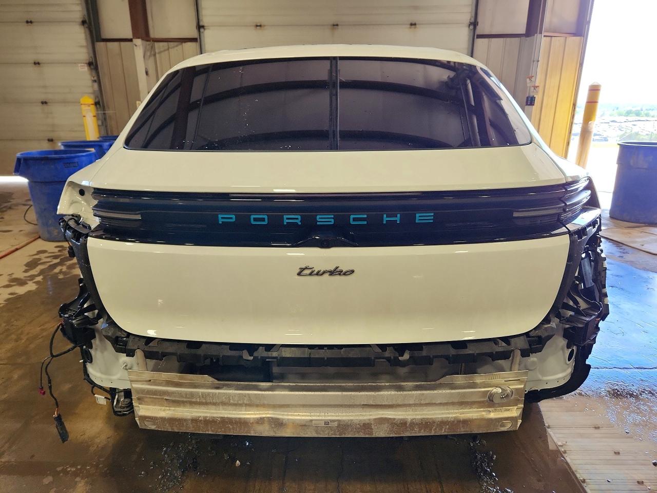 2024 PORSCHE MACAN