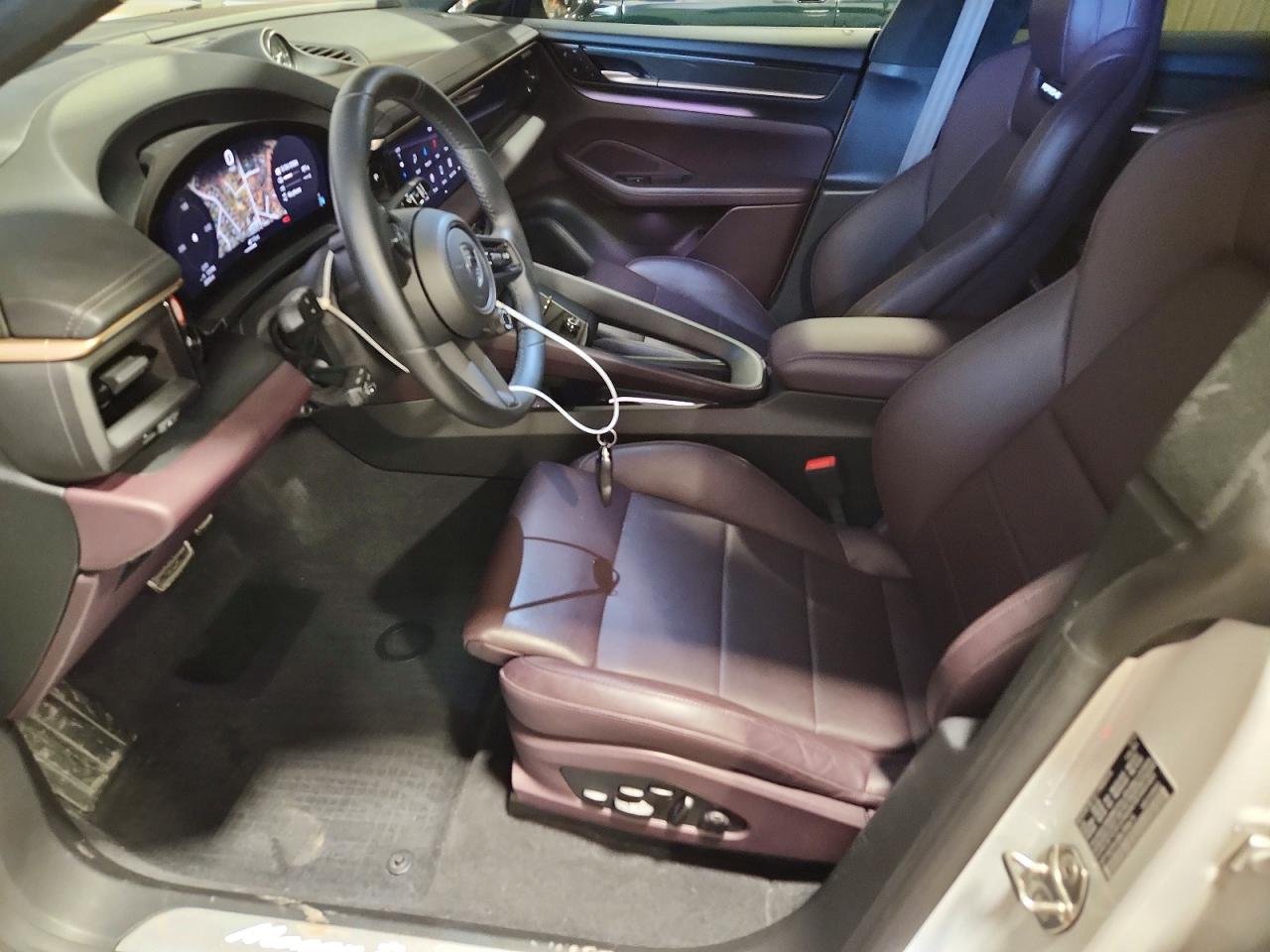 2024 PORSCHE MACAN