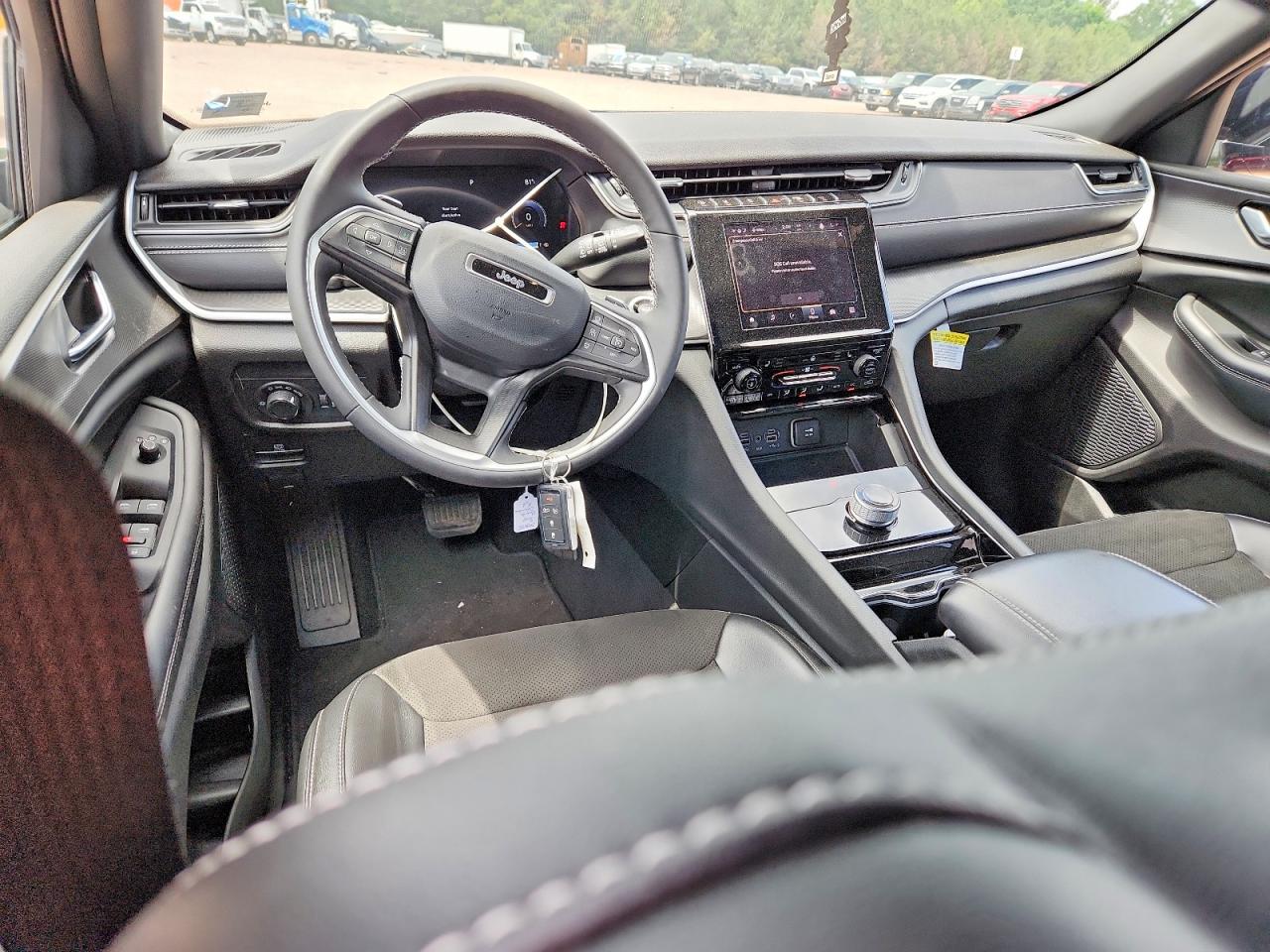 2023 JEEP GRAND CHEROKEE LAREDO 4X4