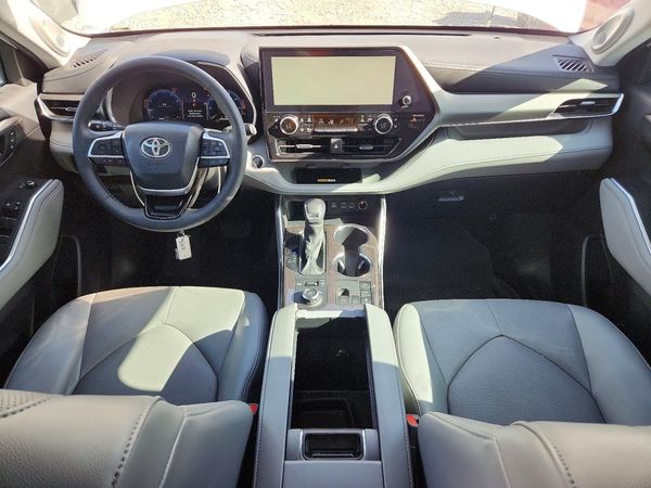 2024 TOYOTA HIGHLANDER