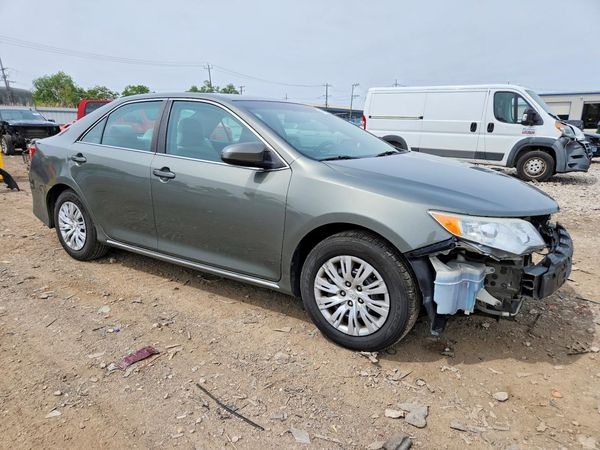 2014 TOYOTA CAMRY