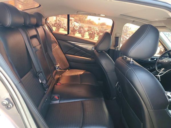 2017 INFINITI Q50