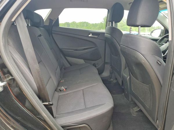 2021 HYUNDAI TUCSON SE
