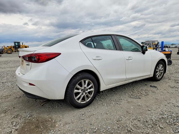 2015 MAZDA 3 Touring/GS