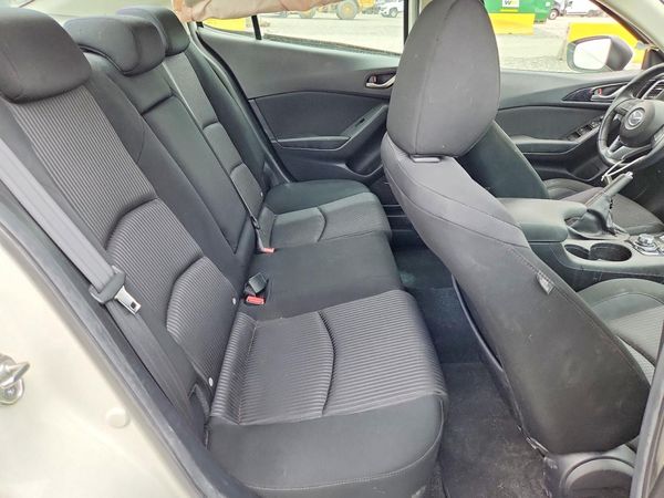 2015 MAZDA 3 Touring/GS