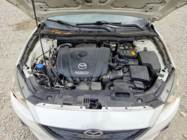 2015 MAZDA 3 Touring/GS