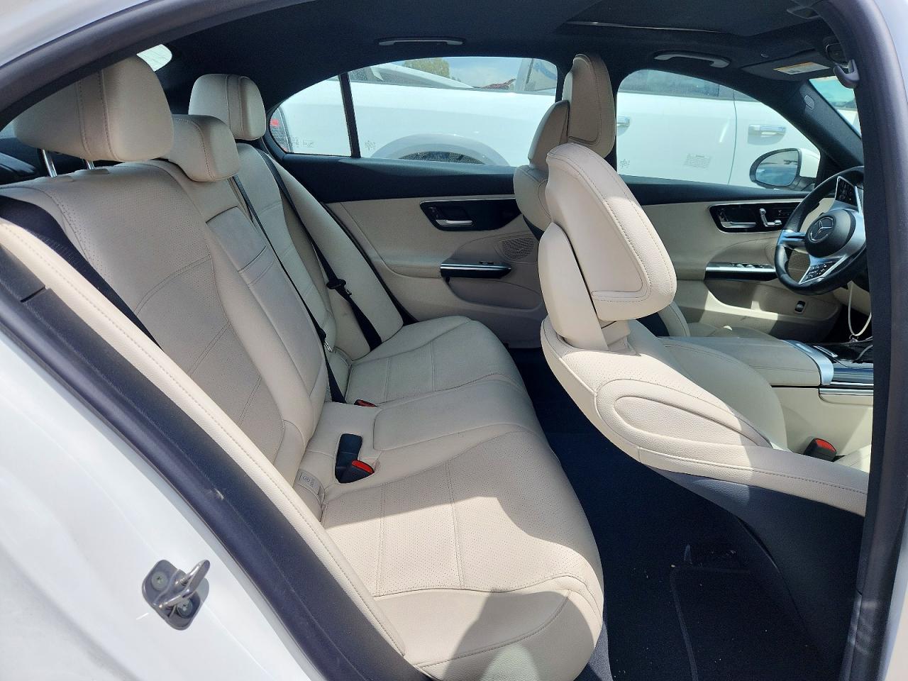 2024 MERCEDES-BENZ C C300