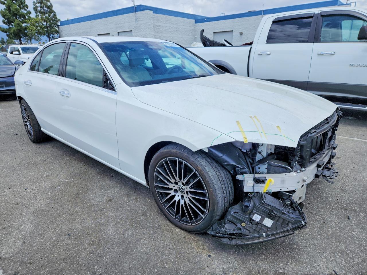 2024 MERCEDES-BENZ C C300