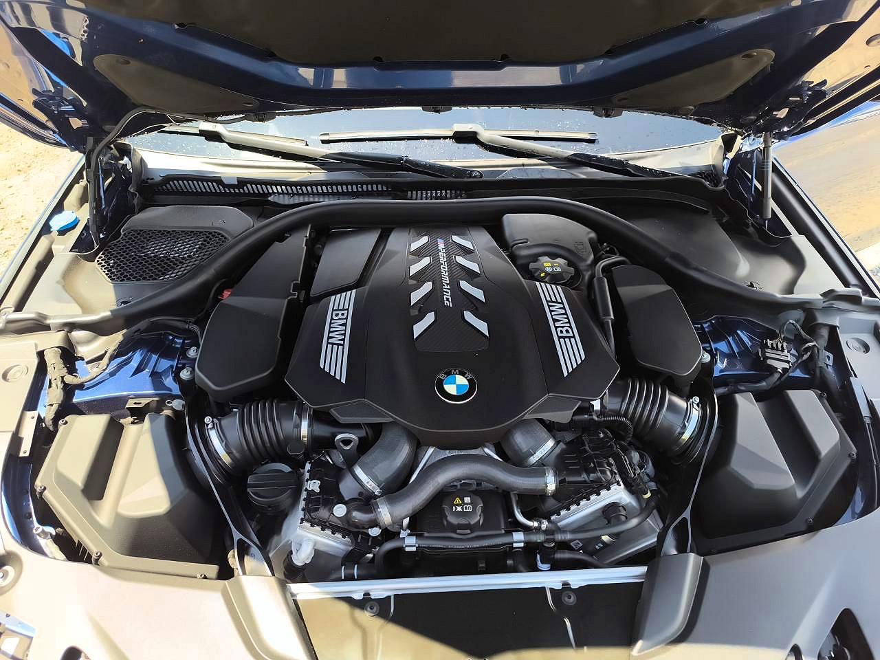2023 BMW M550XI xDrive