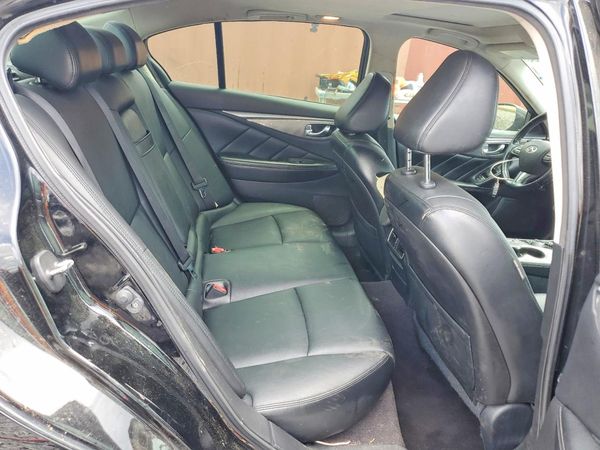 2015 INFINITI Q50
