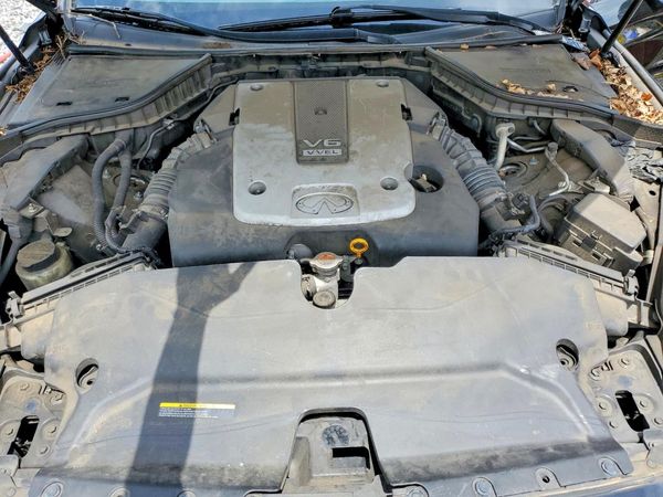 2015 INFINITI Q50